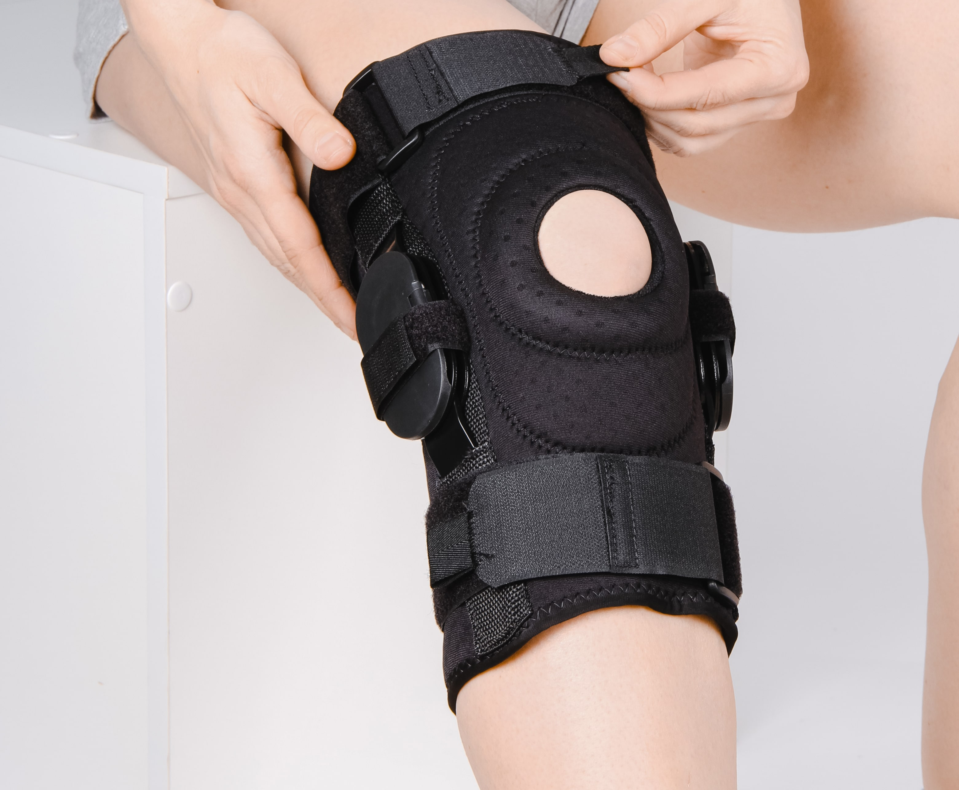 knee bracing treatment In Oakville